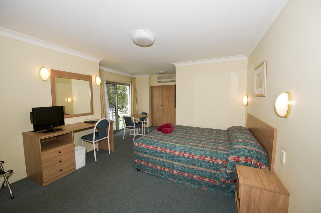Colonial Court Motor Inn Kempsey Room photo