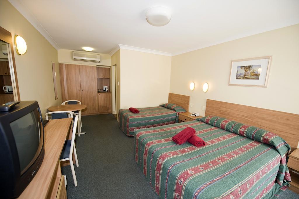 Colonial Court Motor Inn Kempsey Room photo